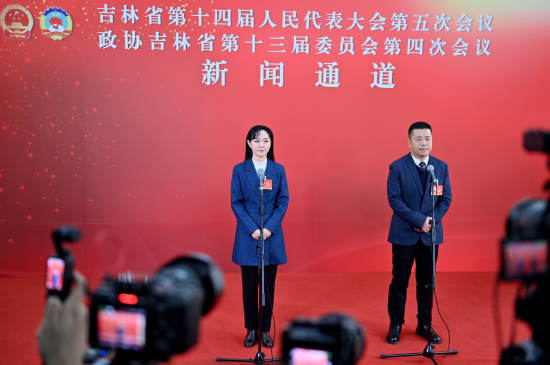 1��26�գ������f(xi��)����ʡ��ʮ����ί�T�����ĴΕ��hί�Tͨ�������u�B��(��һ)�ش�ӛ���ᆖ�� ���� �z